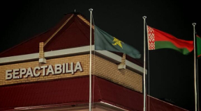 «Забрали семью, которая долго не была в Беларуси». «Странный» допрос на границе